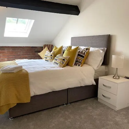 Apartment 5-bedroom Luxury Duplex Penthouse Bradford (West Yorkshire)