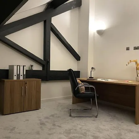 5-bedroom Luxury Duplex Penthouse Apartment Bradford (West Yorkshire)