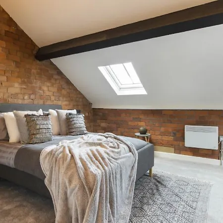 5-bedroom Luxury Duplex Penthouse Bradford (West Yorkshire)