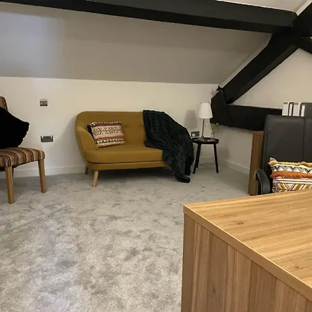 5-bedroom Luxury Duplex Penthouse *