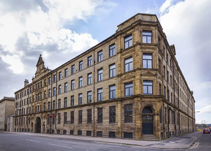 5-bedroom Luxury Duplex Penthouse Apartment Bradford (West Yorkshire)