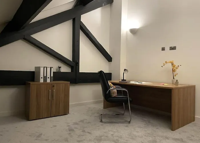 5-bedroom Luxury Duplex Penthouse شقة برادفورد