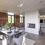 5-bedroom Luxury Duplex Penthouse Apartment *