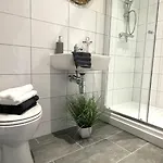 5-bedroom Luxury Duplex Penthouse Apartment *